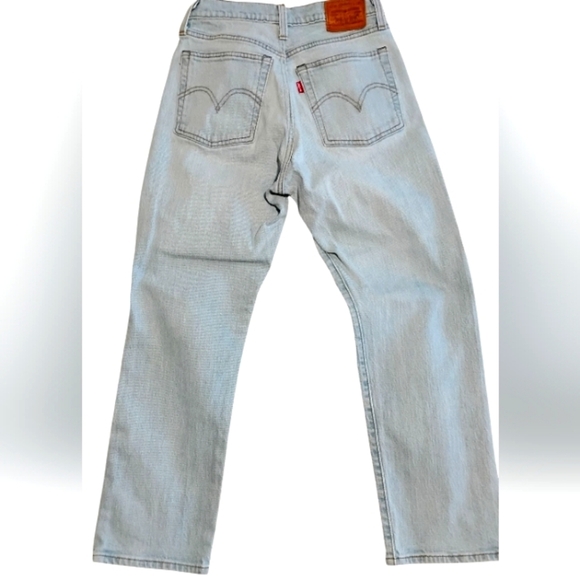 Levi's Premium 501 | EUC Original HighRise Cropped Jeans | Light Wash | Size 26 - Picture 2 of 16